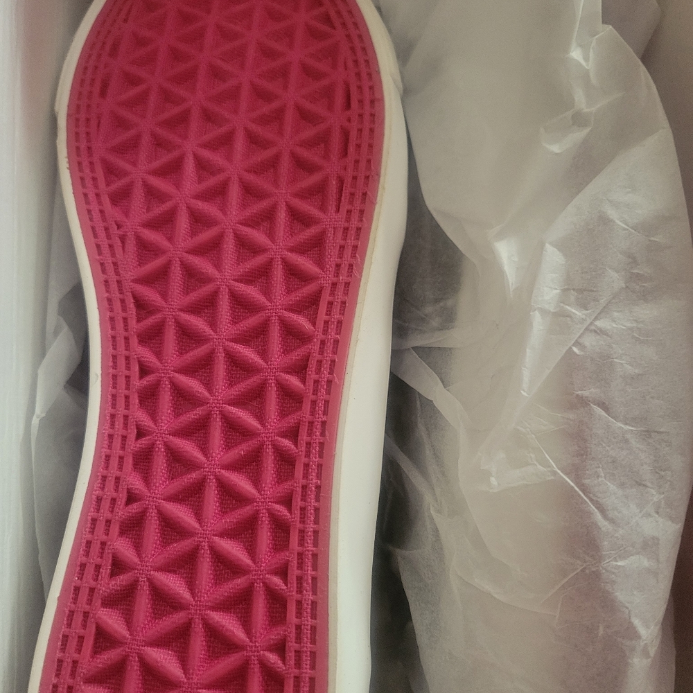 Shoes - Picture 3 of 4
